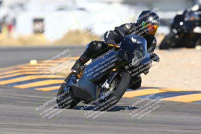 media/Jan-14-2024-SoCal Trackdays (Sun) [[2e55ec21a6]]/Turn 16 Set 2 (1125am)/